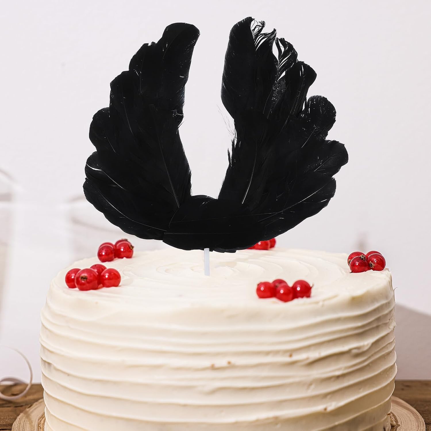 SHINEOFI Plume Dessert Insert and Plume Cake Topper Set, Large Angel Wings, White and Black Colors, 6 Pieces, Non-edible Cupcake Decoration for Birthday Party