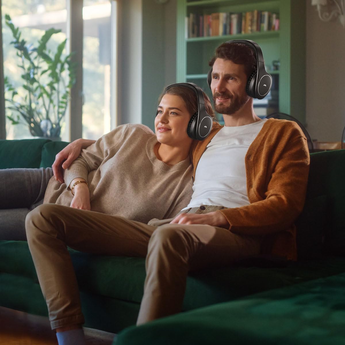 Meliconi Słuchawki Easy Digital Bundle, 2 bezprzewodowe słuchawki stereo TV, 100% cyfrowe, z analogowym/cyfrowym wejściem audio i wymiarową stopką transmitera, czarne