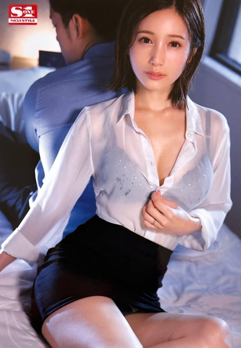 AV女優 ミニスカート Amazon.co.jp: 小島みなみ 生写真 S1 (エスワン）アダルト AV女優 202012 : おもちゃ