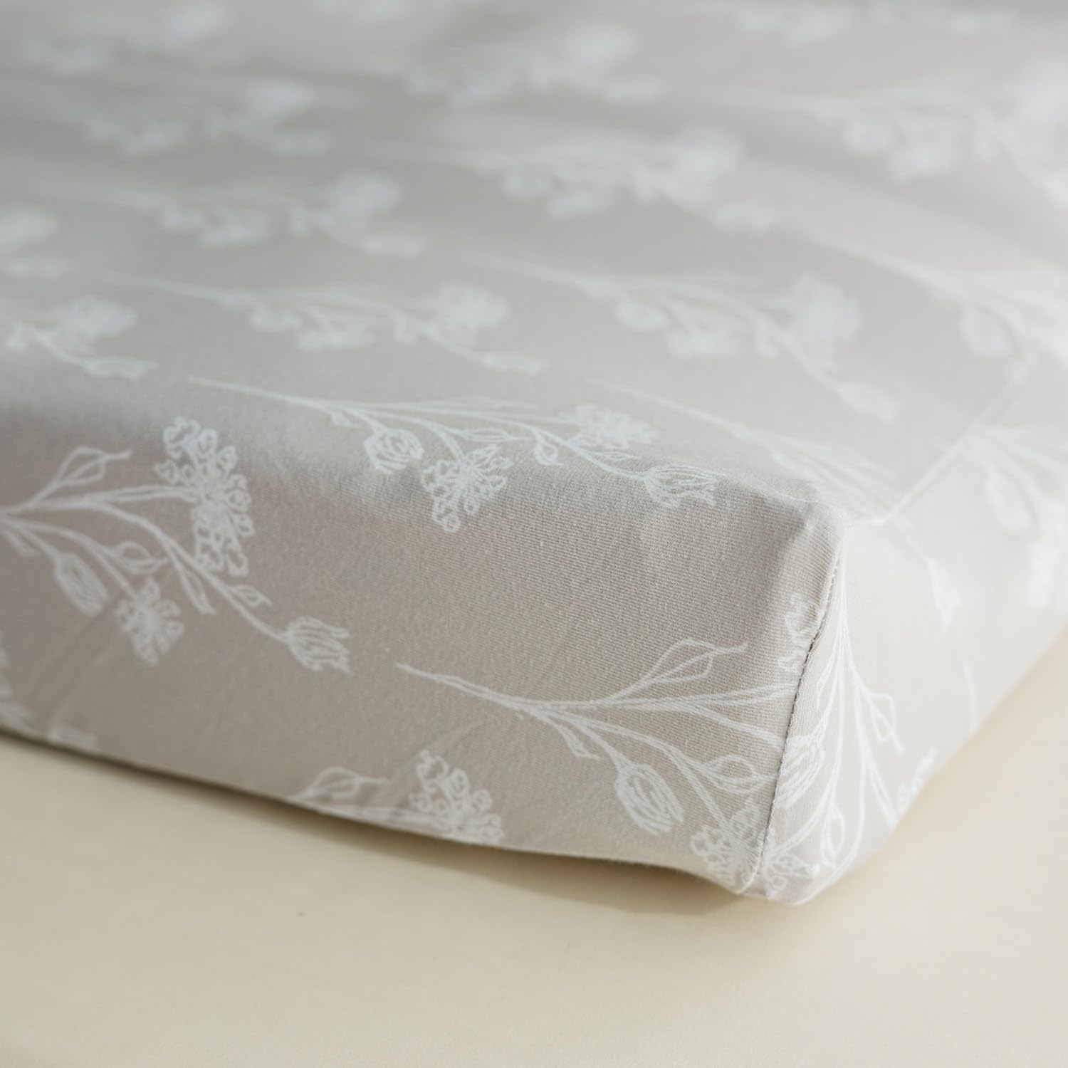 Pobibaby - 2 Pack Premium Changing Pad Cover - Ultra-Soft Jersey Knit, Stylish Floral Pattern, Safe and Snug for Baby (Wildflower)