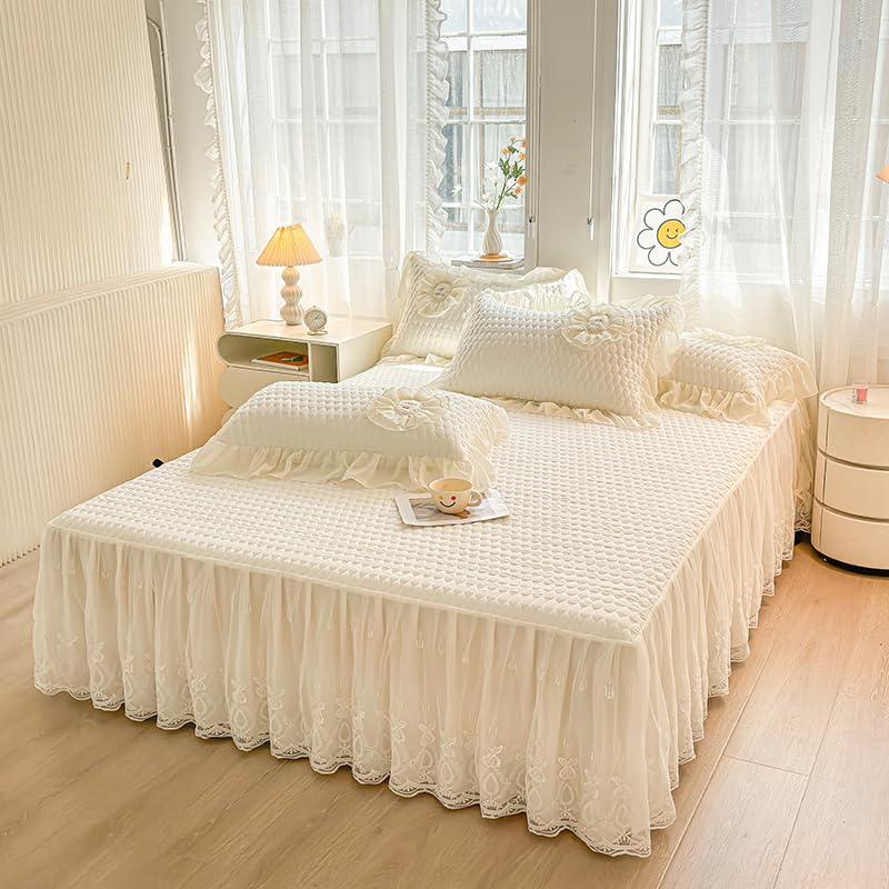Copriletto trapuntato in cotone lavabile con gonna in pizzo volant 200 x 220 x 45 cm, Crema