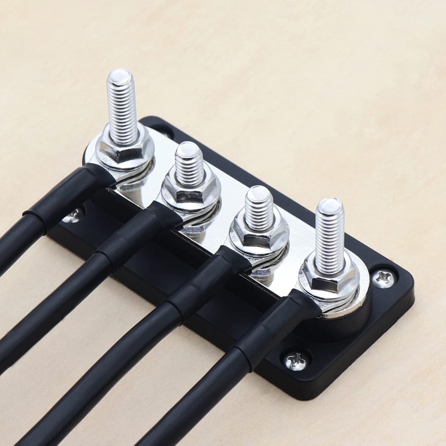 4 Post Power Distribution Block Bus with 150A / 300A Rating Marine Bus Automobile and Solar Wiring