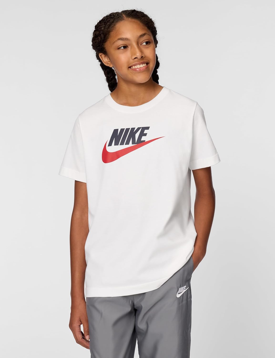 Nike Unisex Big Kids' Sportswear Club T-Shirt (Large Swoosh Logo) - Boys and Girls