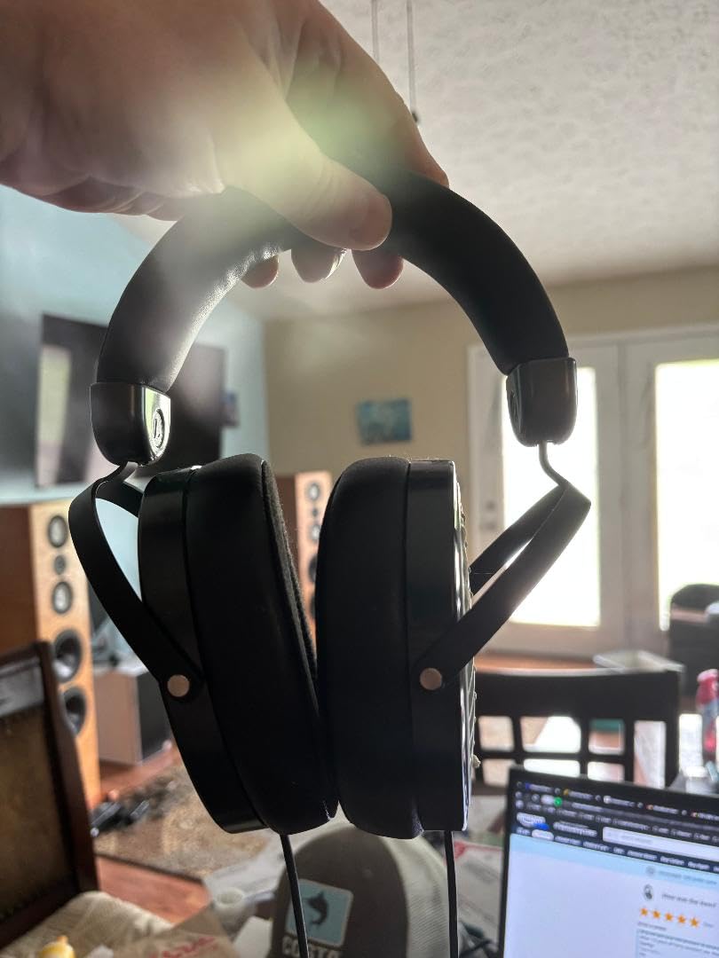 HIFIMAN Edition XS showing stealth magnet design and ergonomic headband construction