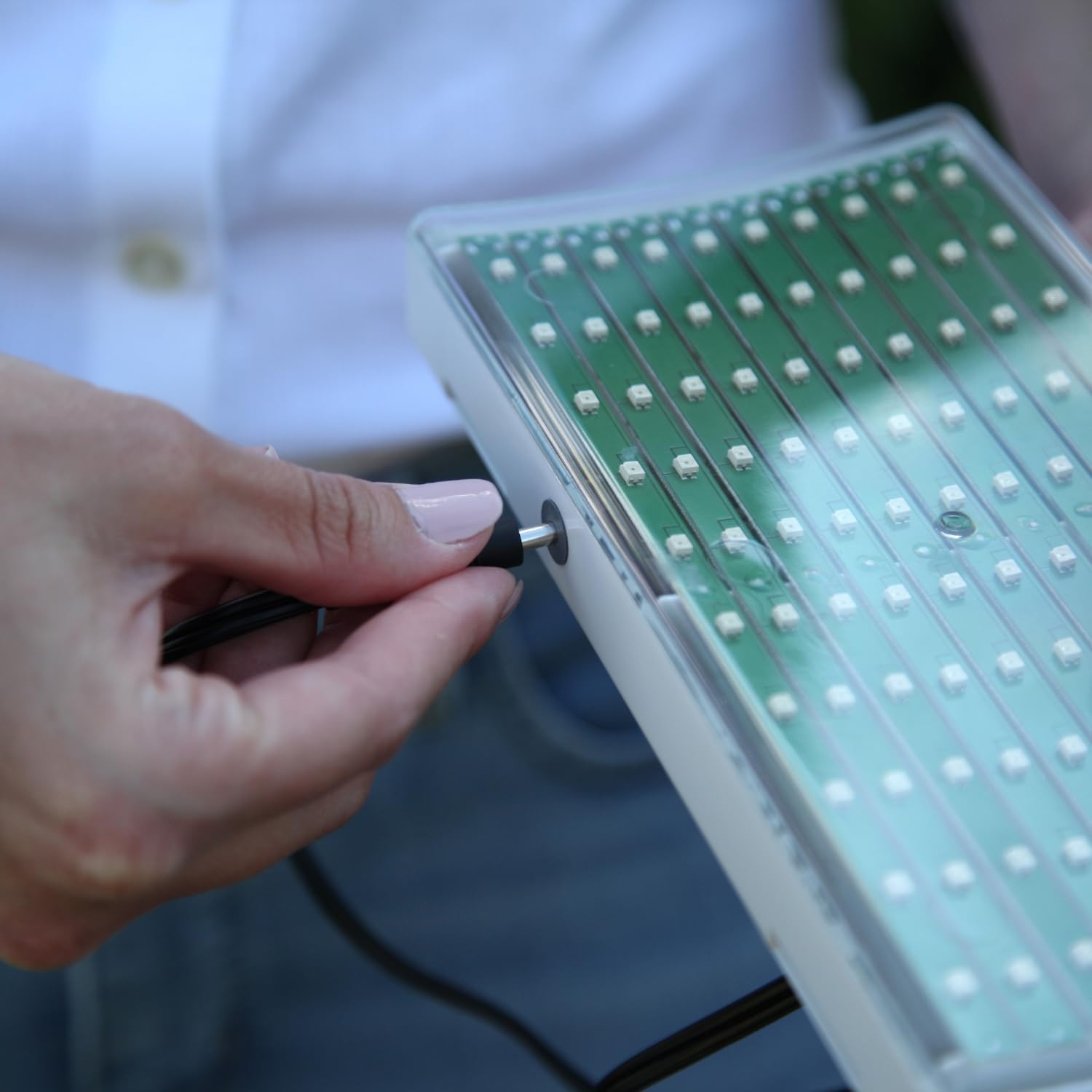 Epoch 980 Helios – 980nm Infrared Light Therapy Panel for Full-Body Use - LED Red Light Device - Muscle Comfort, Joint Support & Home Wellness - for Hands, Neck, Back, Shoulders, Knees - Image 9