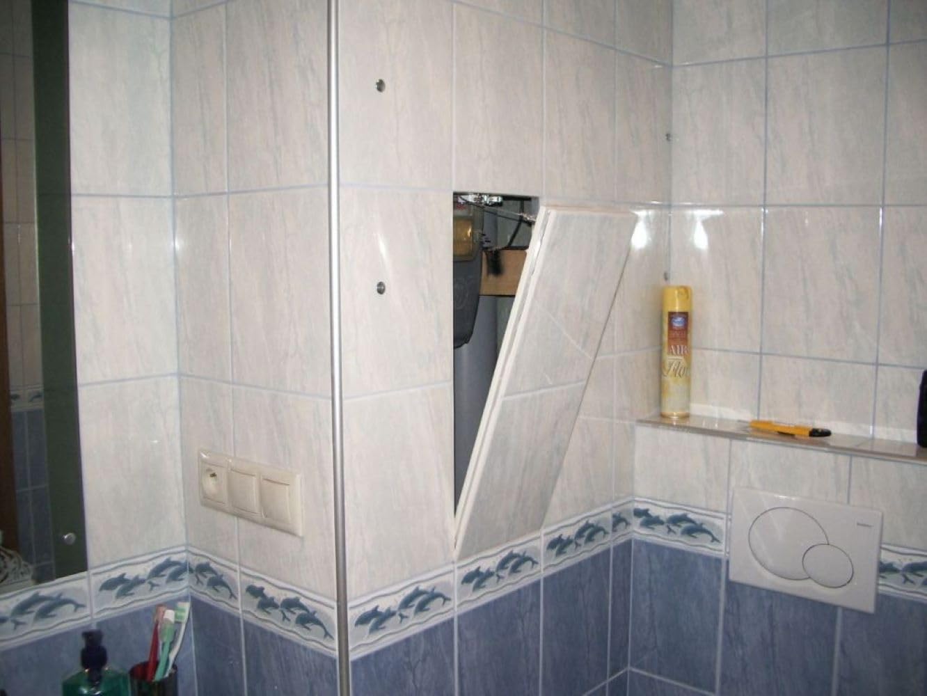 Botole di ispezione piastrellabili per strutture in cartongesso da interno con anta estraibile: per lastre da mm. 12.5 - Per uso interno - Variante piastrellabile con coni (60xh40)