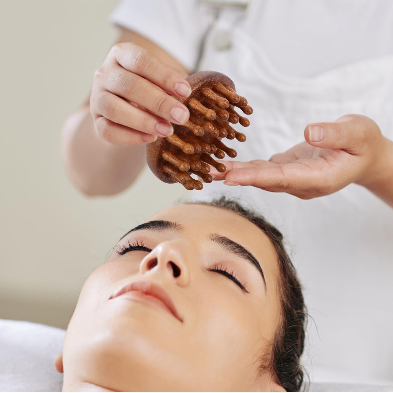 Wooden Massage Comb with Wide Teeth for Dandruff Removal And Scalp Care Round Tip Hair Brush for Dry And Wet Hair Natural Wood Scalp Massager