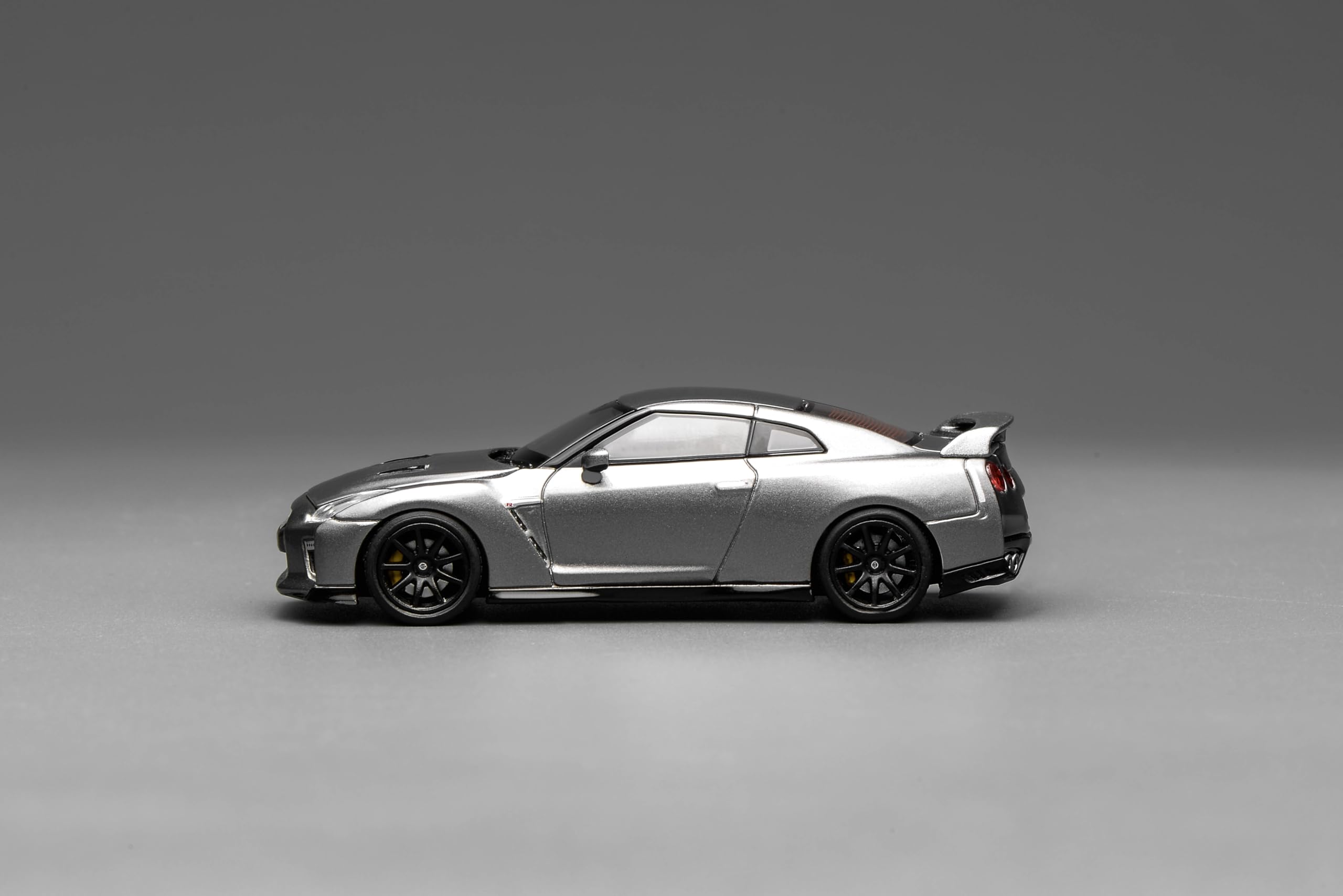 モーターヘリックス&TARMAC WORKS GT-R・NISMO 2台セット Amazon | フリースタイル (FREESTYLE) MOTORHELIX 1/64 Nissan GT-R