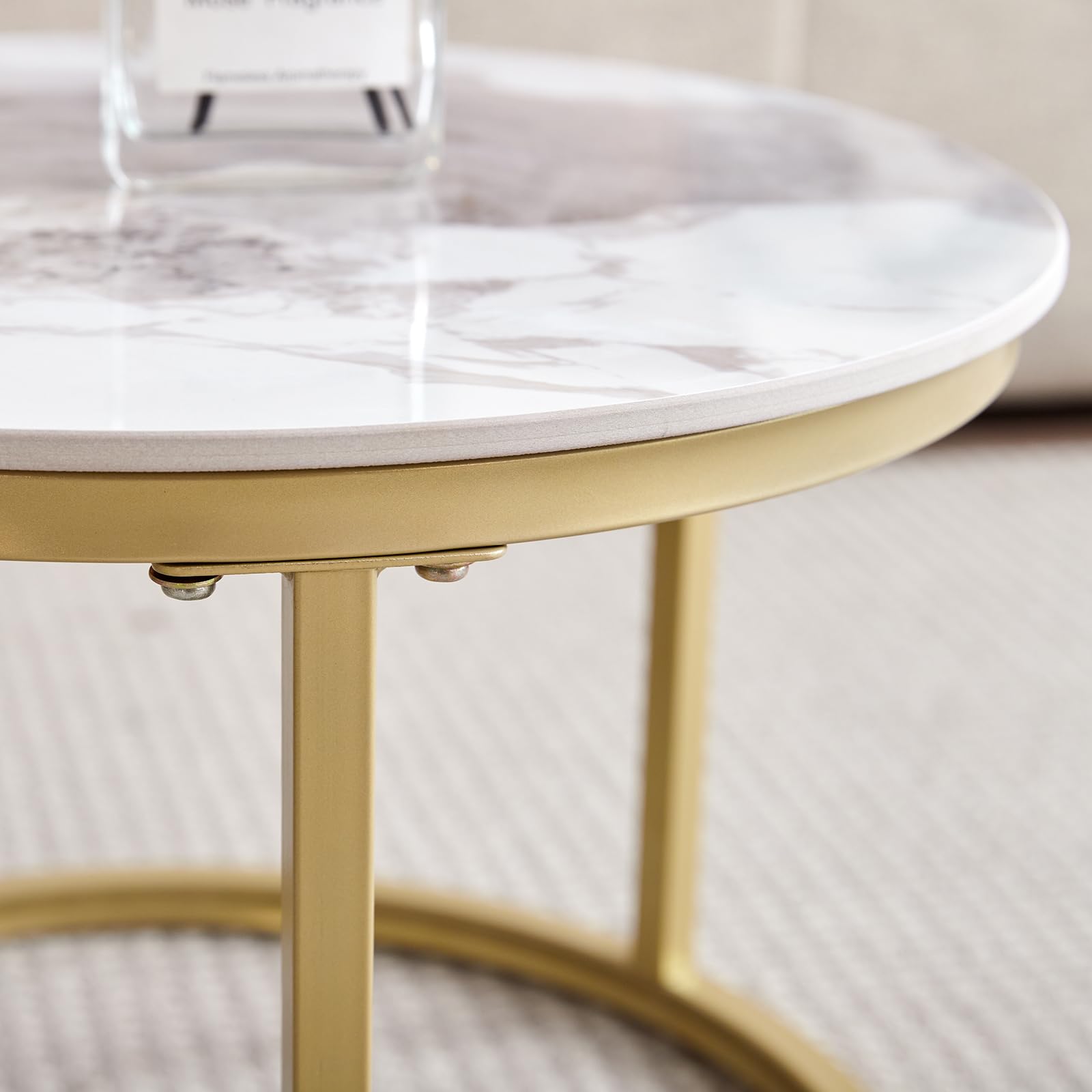 Set di 2 Tavolini da Caffè Impilabili in Marmo con Piano in Marmo Pandora e Struttura in Metallo Dorato, Tavolino Rotondo Moderno da Soggiorno - 70 x 70 x 45 cm