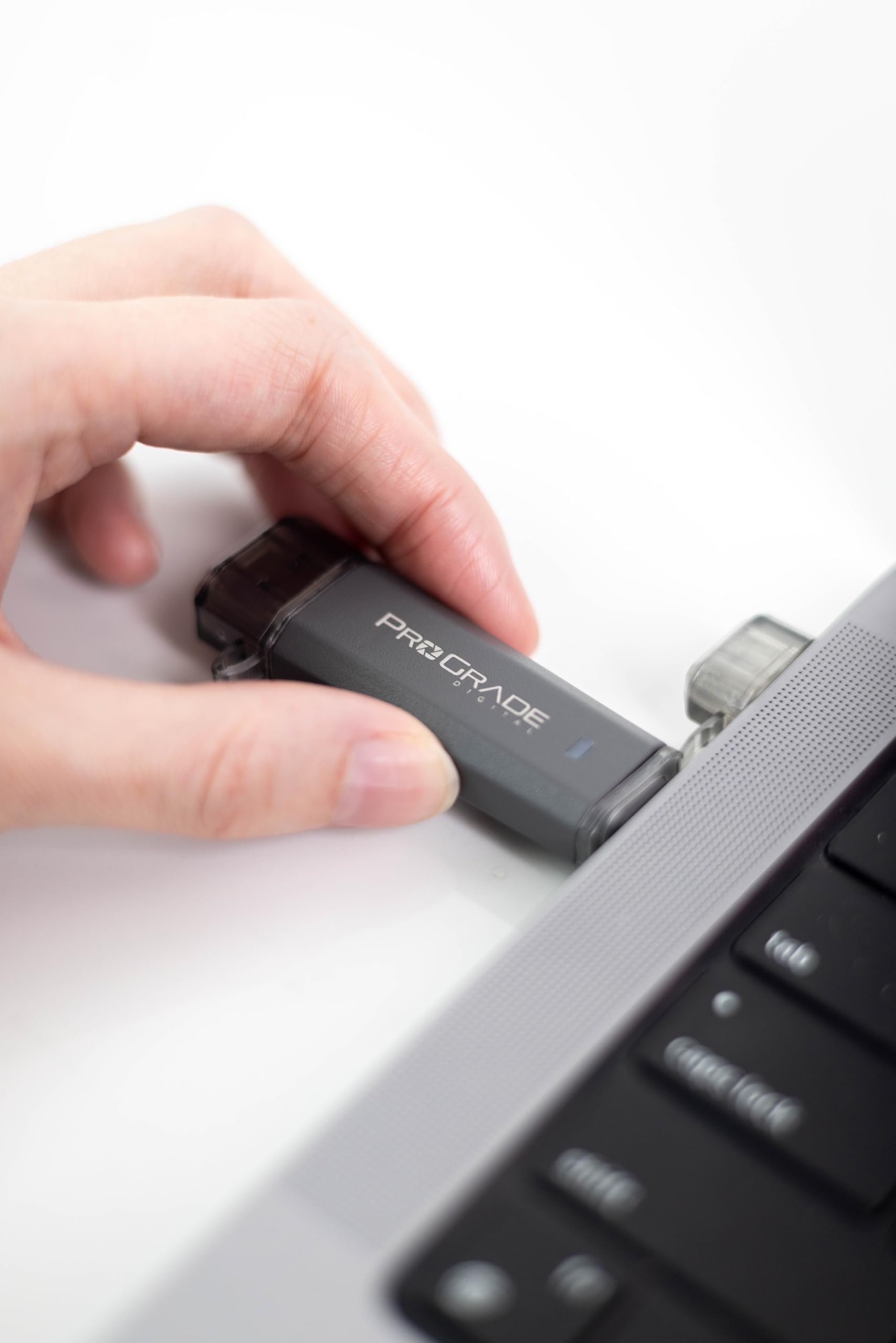 Amazon.co.jp: ProGrade Digital [USB3.2 Gen2] 500GB Ultra Portable