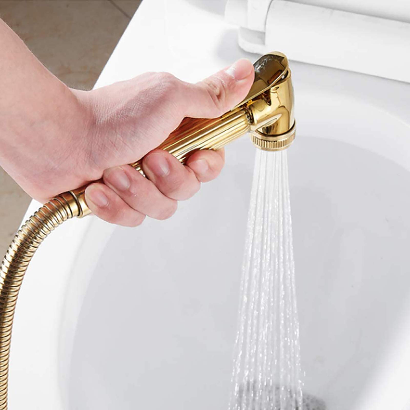 Handheld Bidet Sprayler do toalety z zimną wodą, tytanowe złotą łazienkę Zestaw rozpylacza pieluszki mosiądz mosiężne bidet Zestaw opryskiwaczy z wąż prysznicowy do higieny osobistej LWX