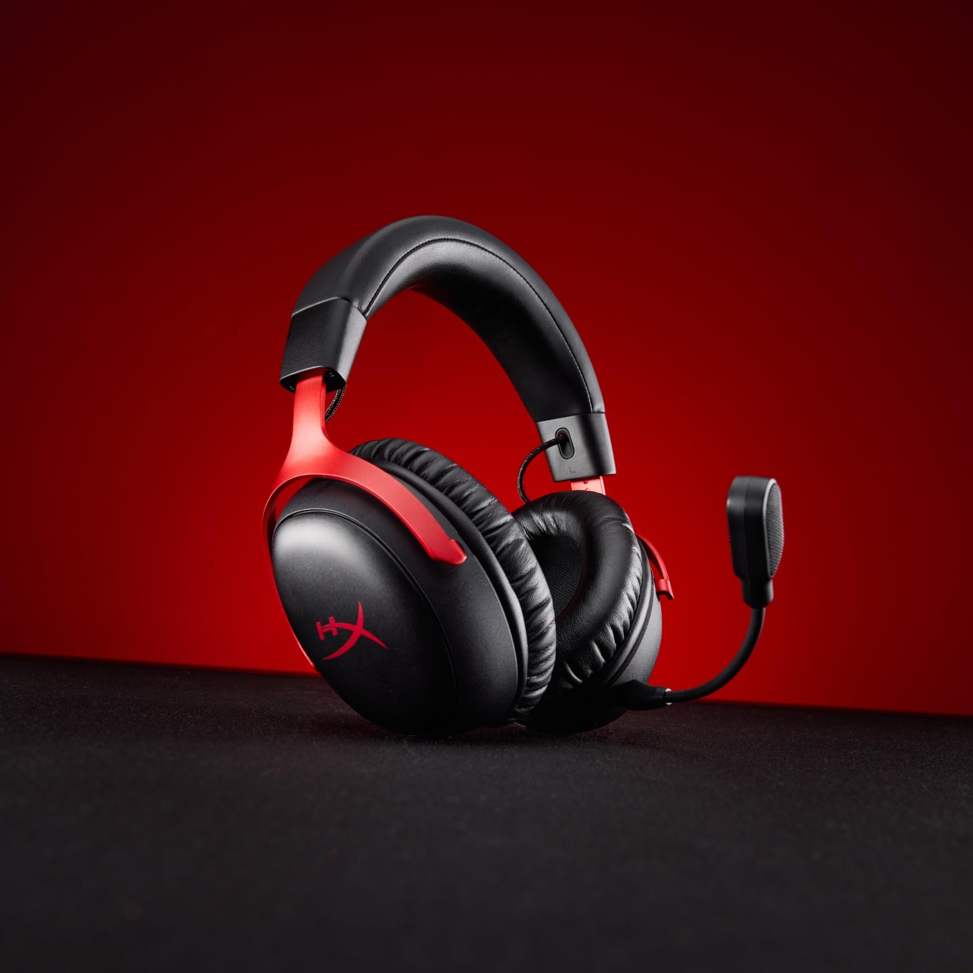 HyperX Cloud III S, Casque Gaming sans Fil, Bluetooth/2,4 GHz, PC/PS5/Xbox, jusqu'à 200h de Batterie, transducteurs 53 mm, DTS, Micro 10 mm, Rouge et Noir