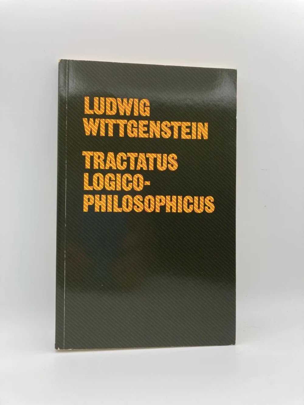 Tractatus logico-philosophicus [Paperback] Wittgenstein, Ludwig; Pears, D. F.; McGuinness, B. F.; Russell, Bertrand