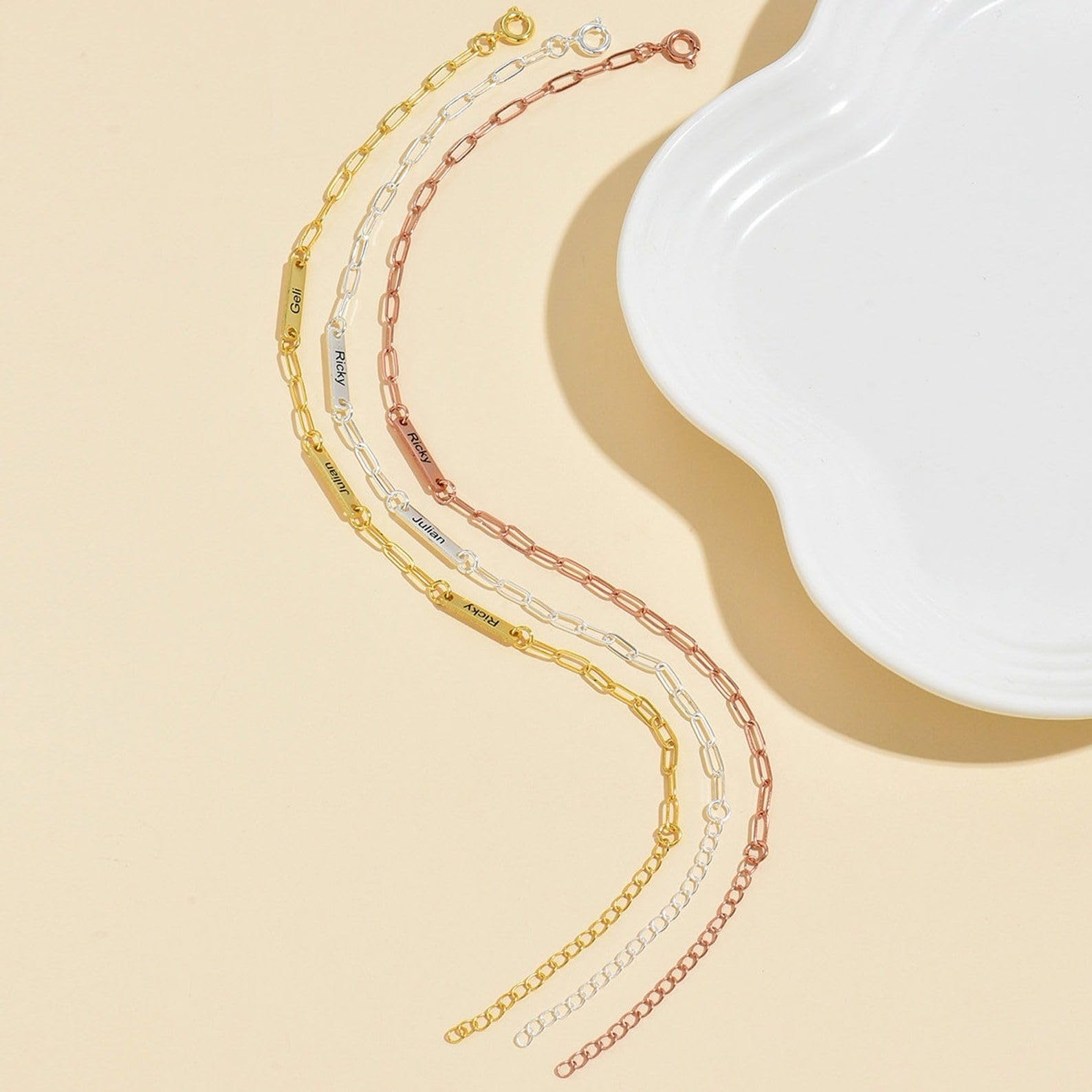Pulsera de nombre grabado plata de ley 925 a medida Mini nombre barra Pulsera colgante con delicado Paperclip cadena mamá cumpleaños hecho a mano a medida Día de la Madre
