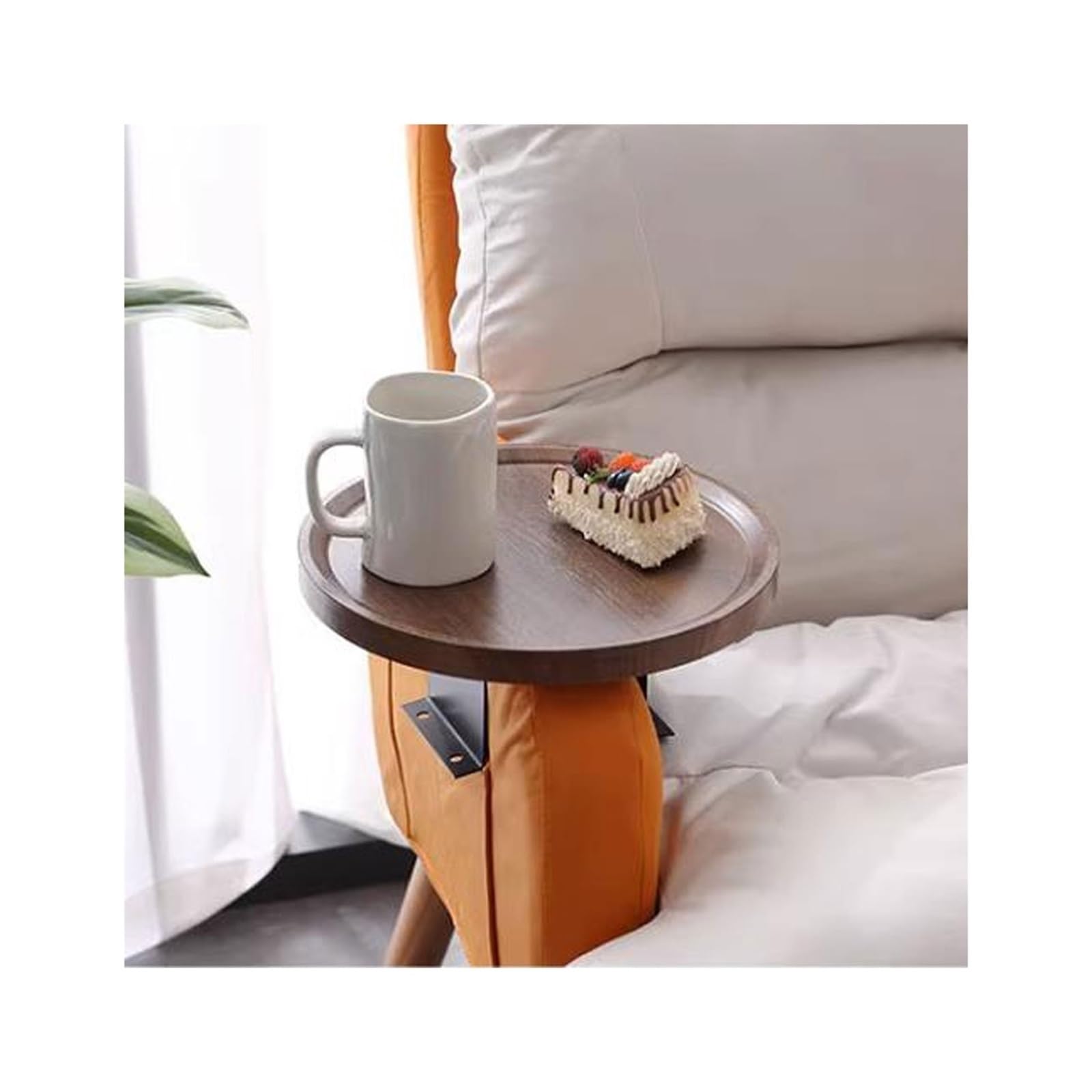Accoudoir canapé et plateau repas intégré sur mini table basse réglable pour salon