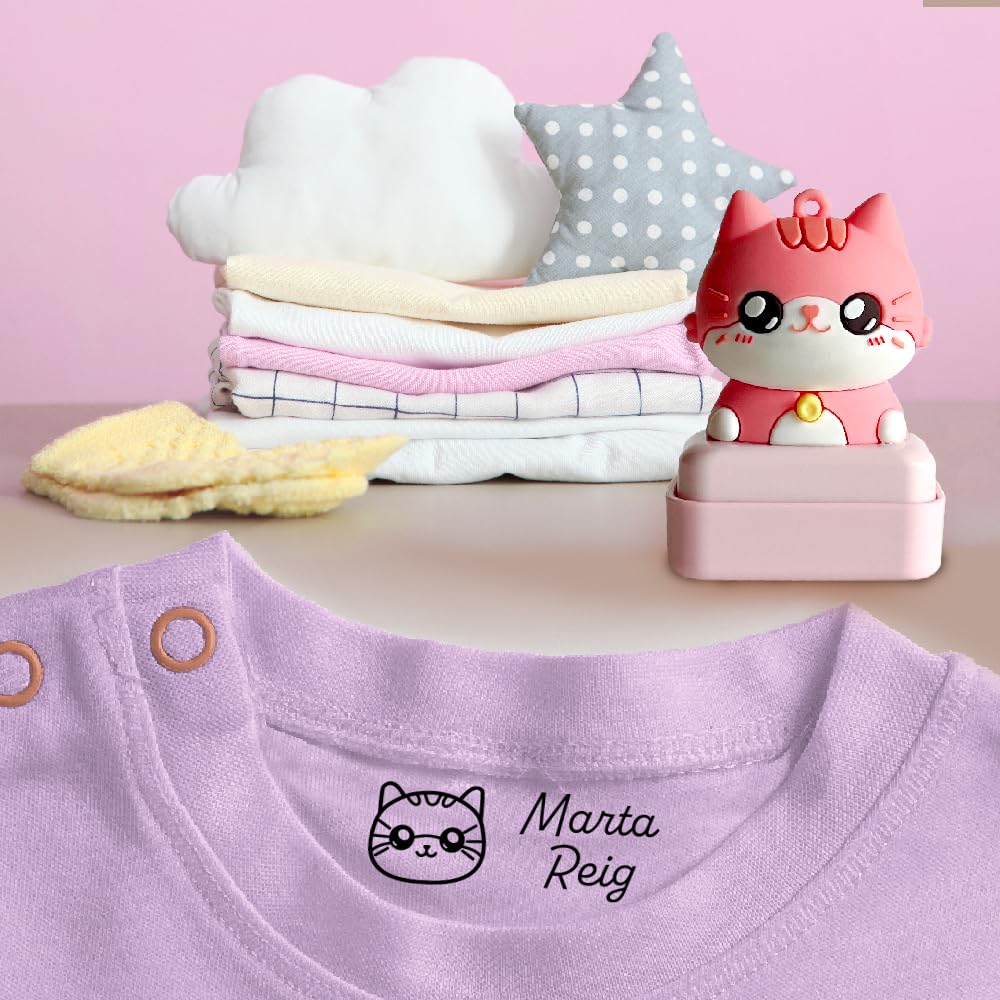 Transparent Gift Sello Personalizado para Ropa Infantil con Nombre Muñecos Animales. Sellos Personalizados Ropa Niños. Sello para Marcar. Tinta Negra Resistente al Agua. Regalos de Vuelta al Cole