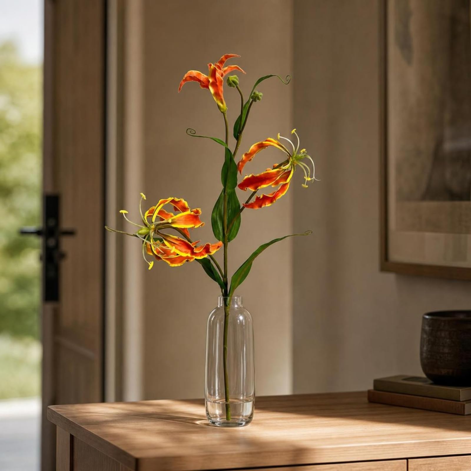 Gloriosa Kletterlilie Künstlich Stiel Blüte Zweig Zierpflanze Weichplastik Naturgetreue Struktur Elegante Linien für Zimmerdekor Traualtar Bankett Fotoprojekt Hoheglasvase, Orange