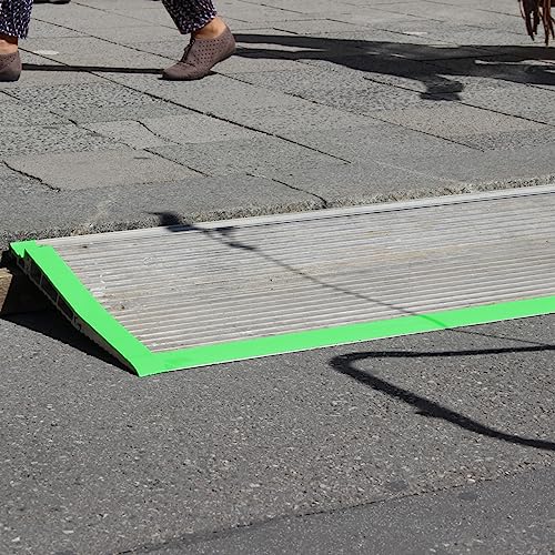 GRIP Eventbasics Neon Klebeband GT 571, fluoreszierendes Neon Gaffa Tape 50 mm x 25 m, feine Gewebestruktur, sehr hohe Klebkraft, 48h ablösbar, für Innen- und Außenbereich - neonpink