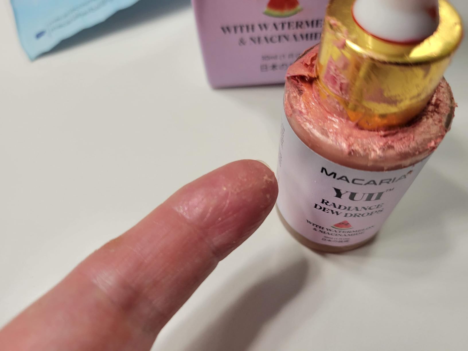 MACARIA Yuii Niacinamide Serum Dew Drops - Face Moisturizer with Watermelon Fruit Extract - Glow Drops for Skincare and Makeup - Hydrating Formula for Radiant Skin - Pink Finish for Women & Girls