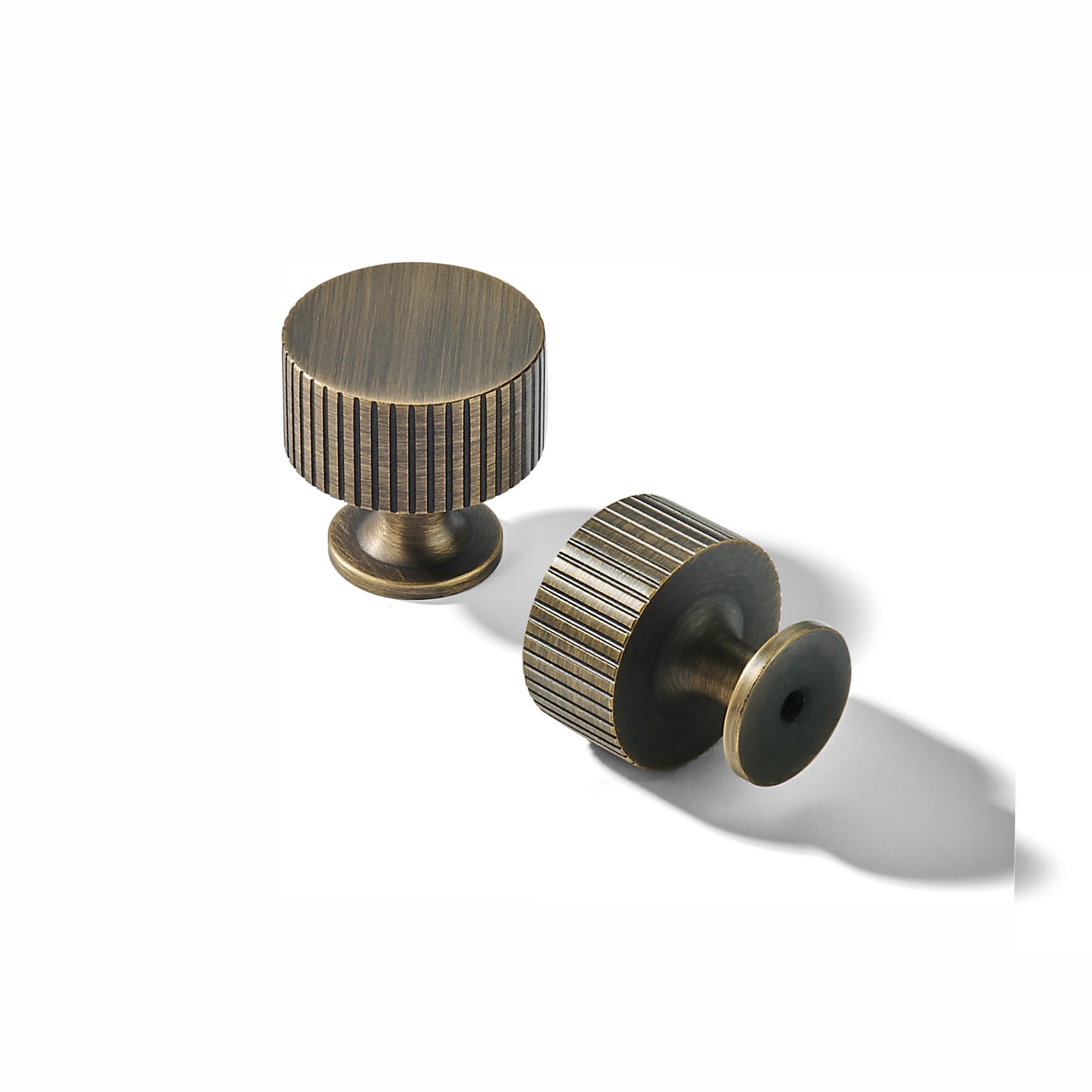 KHTUMEWARE-XB303 Round Knob, Antique Brass, 1 in (25 mm), 5-Pack in Antique Brass — KHTUMEWARE