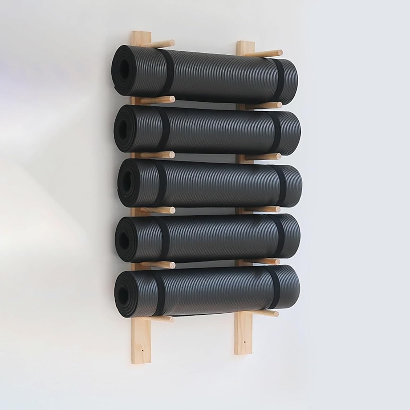 Support mural tapis de yoga avec 6 niveaux de stockage pour studio de sport