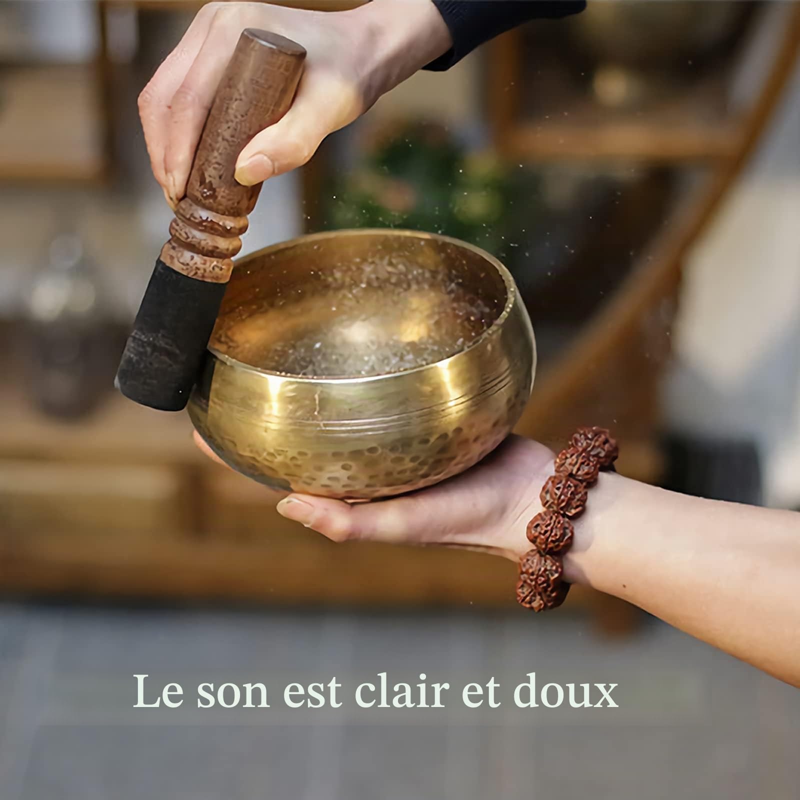 Bol chantant Tibétain avec Manche en Bois Bol Sonore Fabriqué à la Main au Népal Bol de Méditation Gravure Mantra de Guérison Bol Chant Bouddha pour Relaxation Yoga Guérison Prière Cadeau