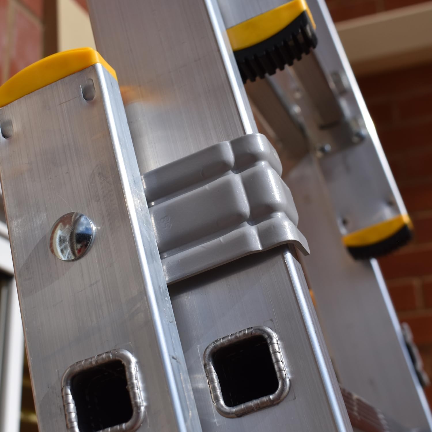 Ausziehleiter mit 3 Elementen und integrierter Stabilisierung, 7,11 m (7.11m)