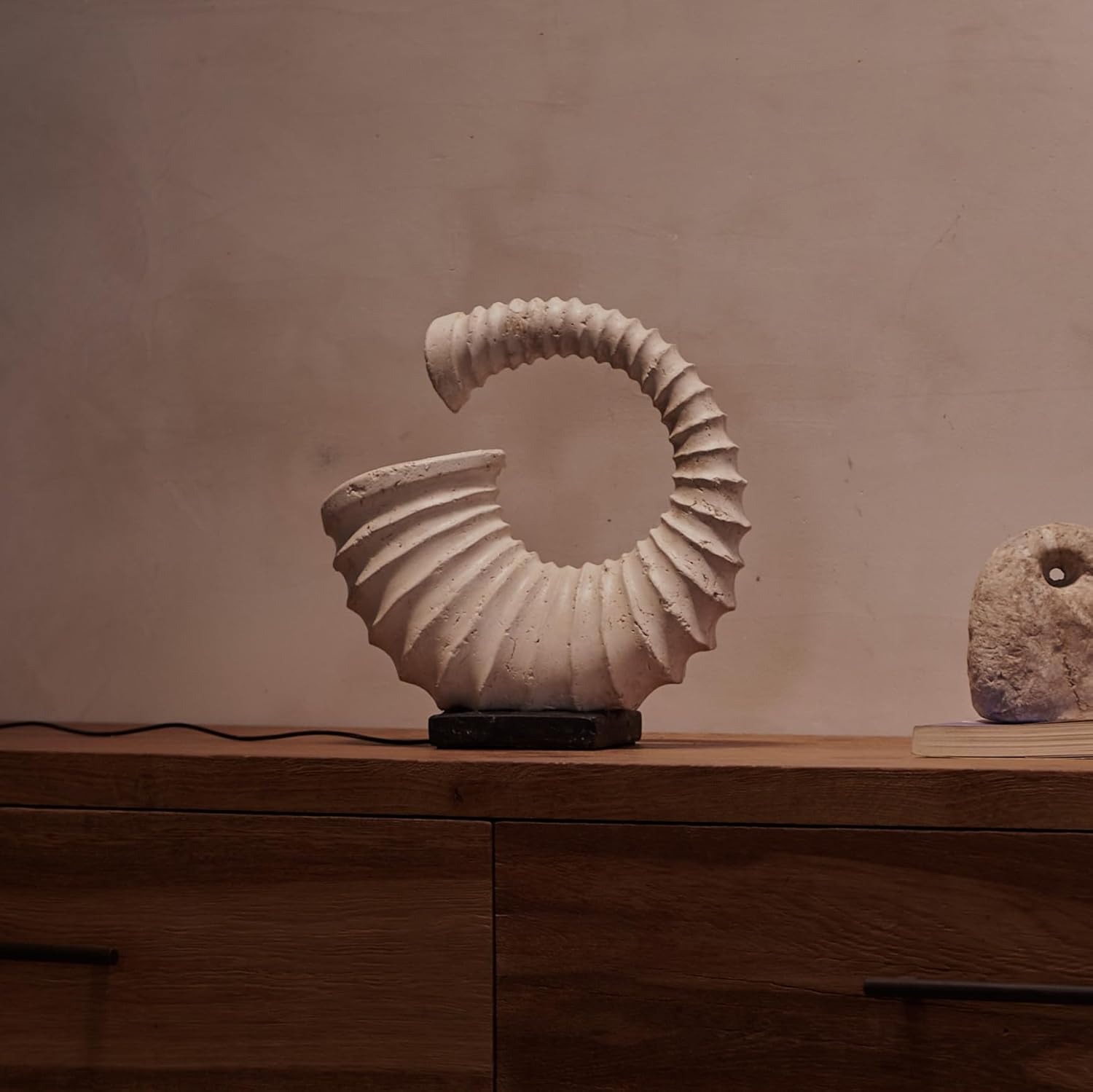 Indoor Tabletop Fountain, Seashell Sculpture Design, Home Decoration, Cream Color, cave Stone Effect, Suitable for use in Offices, bedrooms, and Living Rooms