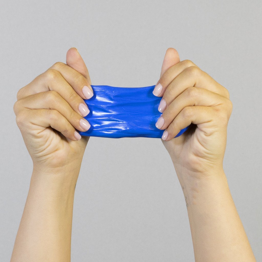 Stretching Silly Putty atelieryuwa.ciao.jp