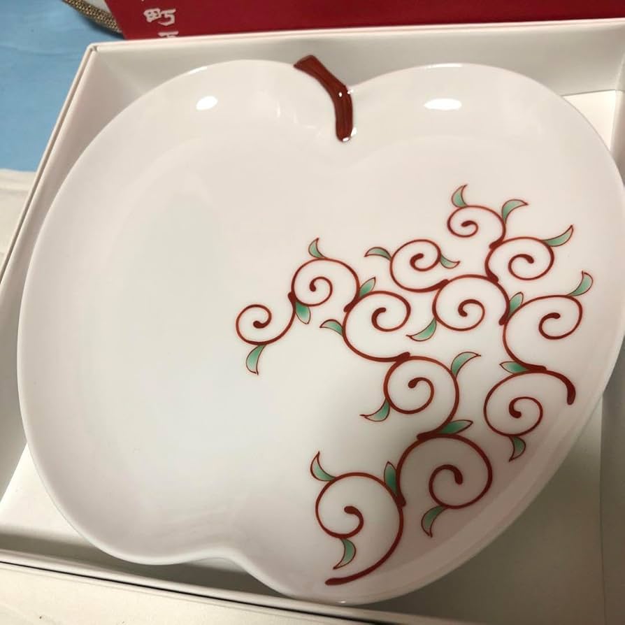 Amazon.co.jp: 香蘭社 赤繪町工房 赤唐草 アップルプレート大皿 廃盤