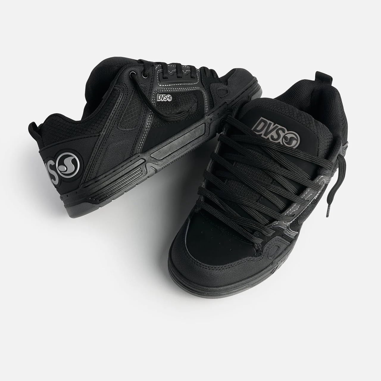 Scarpe da Skateboard – D V S Comanche Nero/Grigio da Ginnastica – Ammortizzate, Resistenti e Antiscivolo – Suola Robusta – Comfort Estremo – più Sacca
