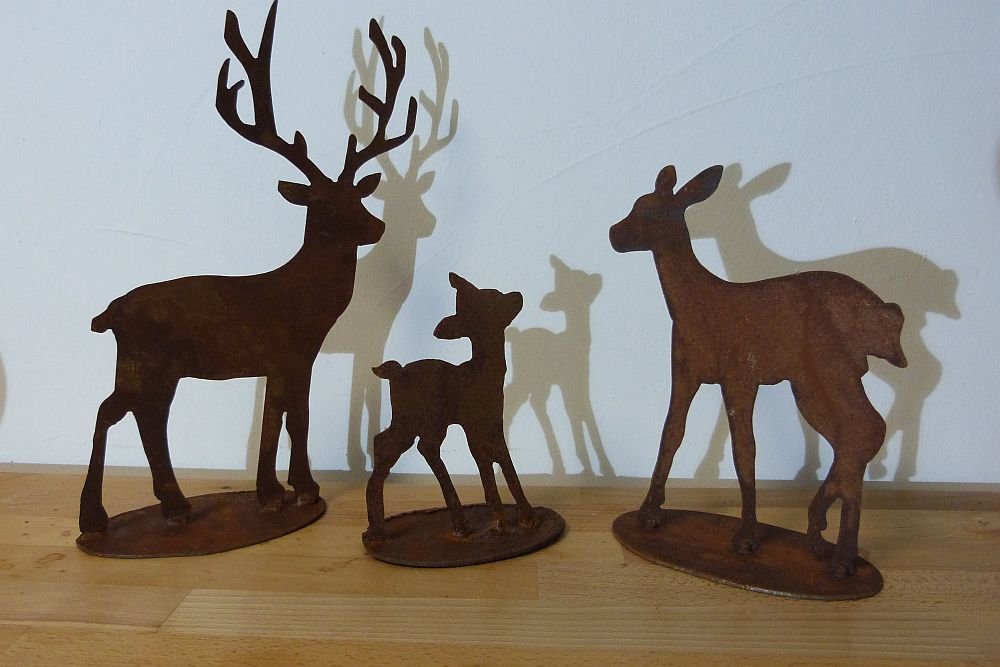 Deko Hirschfamilie Hirsch Reh Kitz Rost Edelrost Metall Rostfigur Wohndeko Gartendeko Garten-Deko Terrassen-Deko Terrasse Balkon Balkon-Deko Garten-Skulpturen Winterdeko Landhausstil Landhaus Stil Rost-Finish Rostfinish
