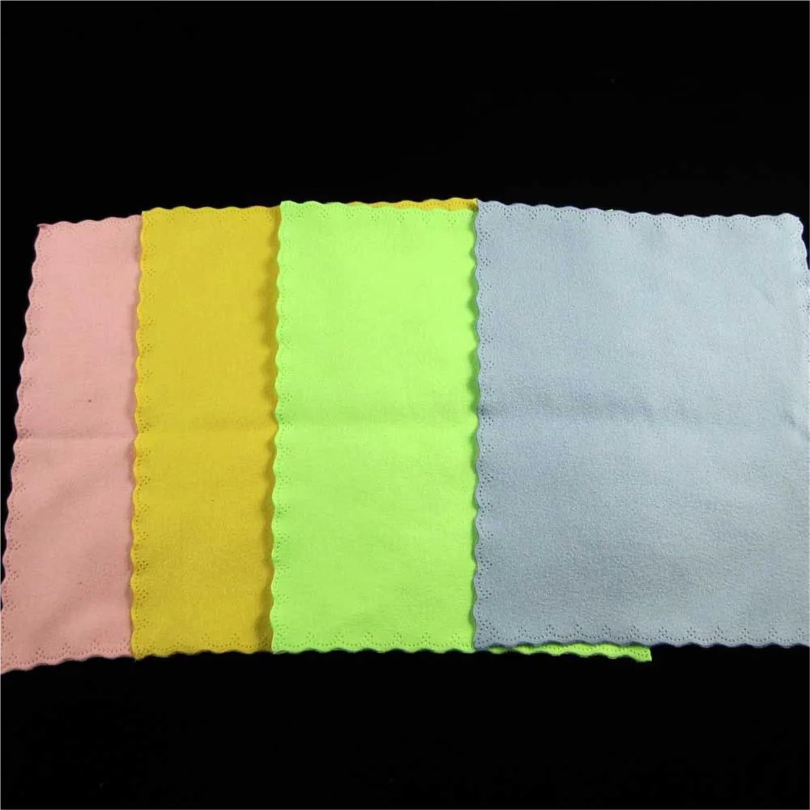 30 panni in microfibra per la pulizia degli occhiali – Salviette per lenti e schermo con design in pizzo per occhiali, fotocamera e telefono cellulare, 17,5 x 14,5 cm, per una pulizia morbida senza