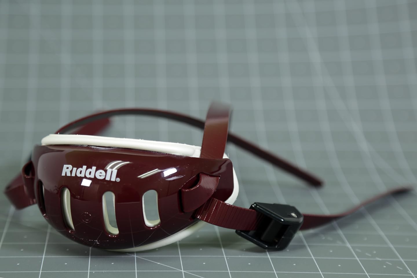 Green Gridiron Riddell SpeedFlex Chinstraps | Hard Cup | Cam-Loc | Legacy (Cardinal, Small)