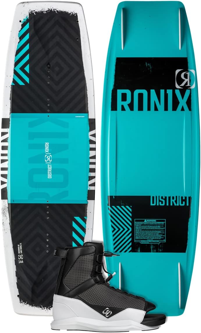 Ronix District Wakeboard, 134 cm w/ District Boots, 7.5-11.5
