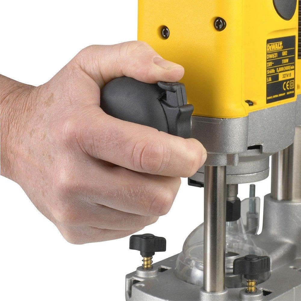 DeWalt DW621K frezarka górnowrzecionowa, 1100 W