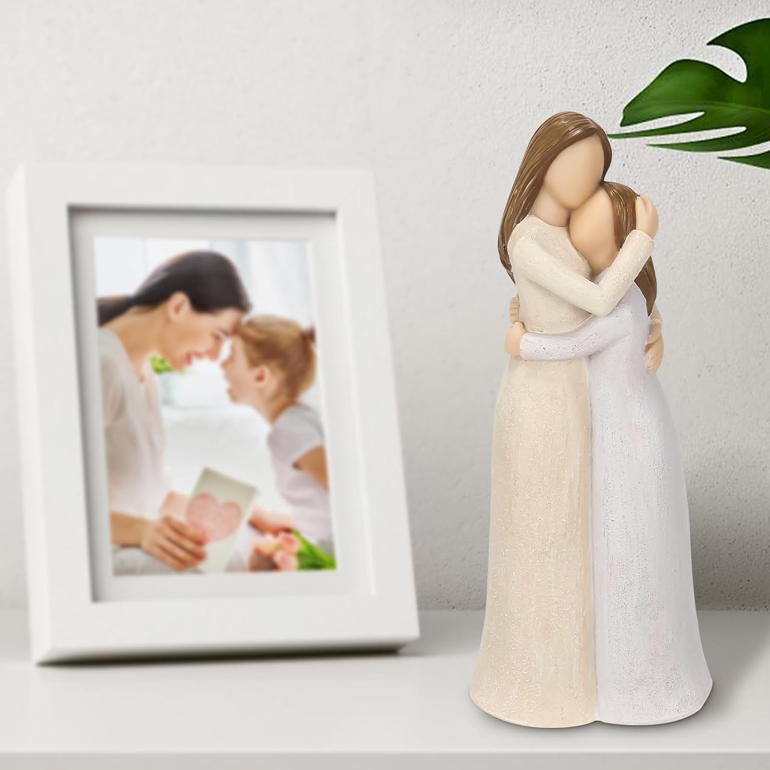 Gifts for Mom from Daughter, Mother Daughter Figurines, Resin Sculpted Hand-Painted Figure, Small Figurines Home Decor, Daughter Gifts from Mom, Living Room Tabletop Shelf Decor Statue
