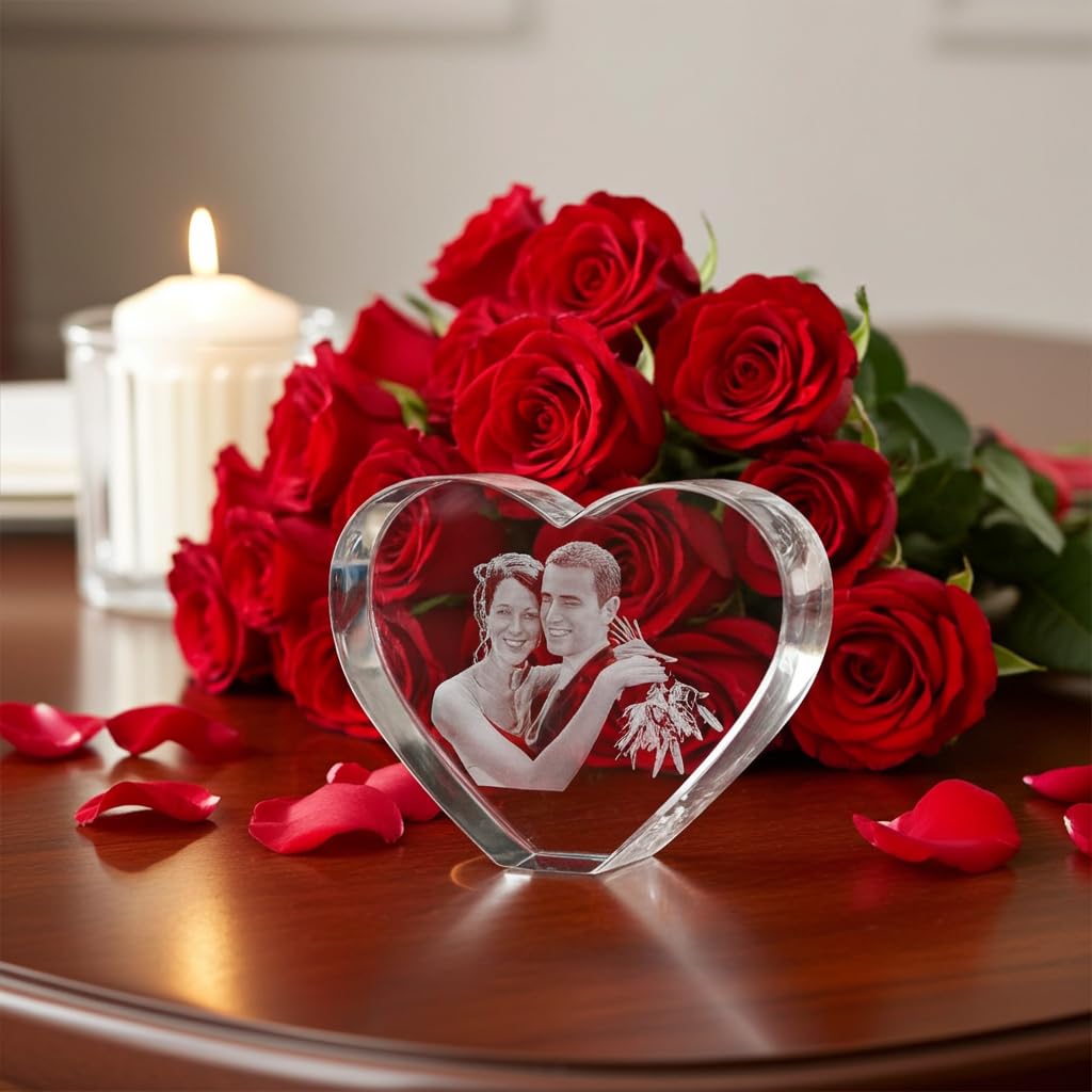 Cuore di Cristallo Personalizzato con Foto - Incisione 3D a Laser - Idea Regalo Personalizzabile con Fotografia e Scritta, per Coppia, Anniversario Matrimonio, San Valentino - CuoreV 7x8x3,5 cm