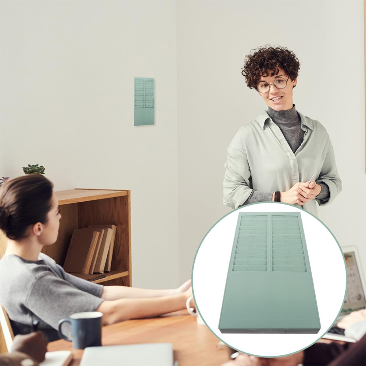 TEHAUX 2 Piezas Organizador de Tarjetas Vertical Ranuras Soporte Compacto para Tarjetas de Asistencia Fácil Instalación Resistente y Ligero para Oficinas y Gestión de Empleados