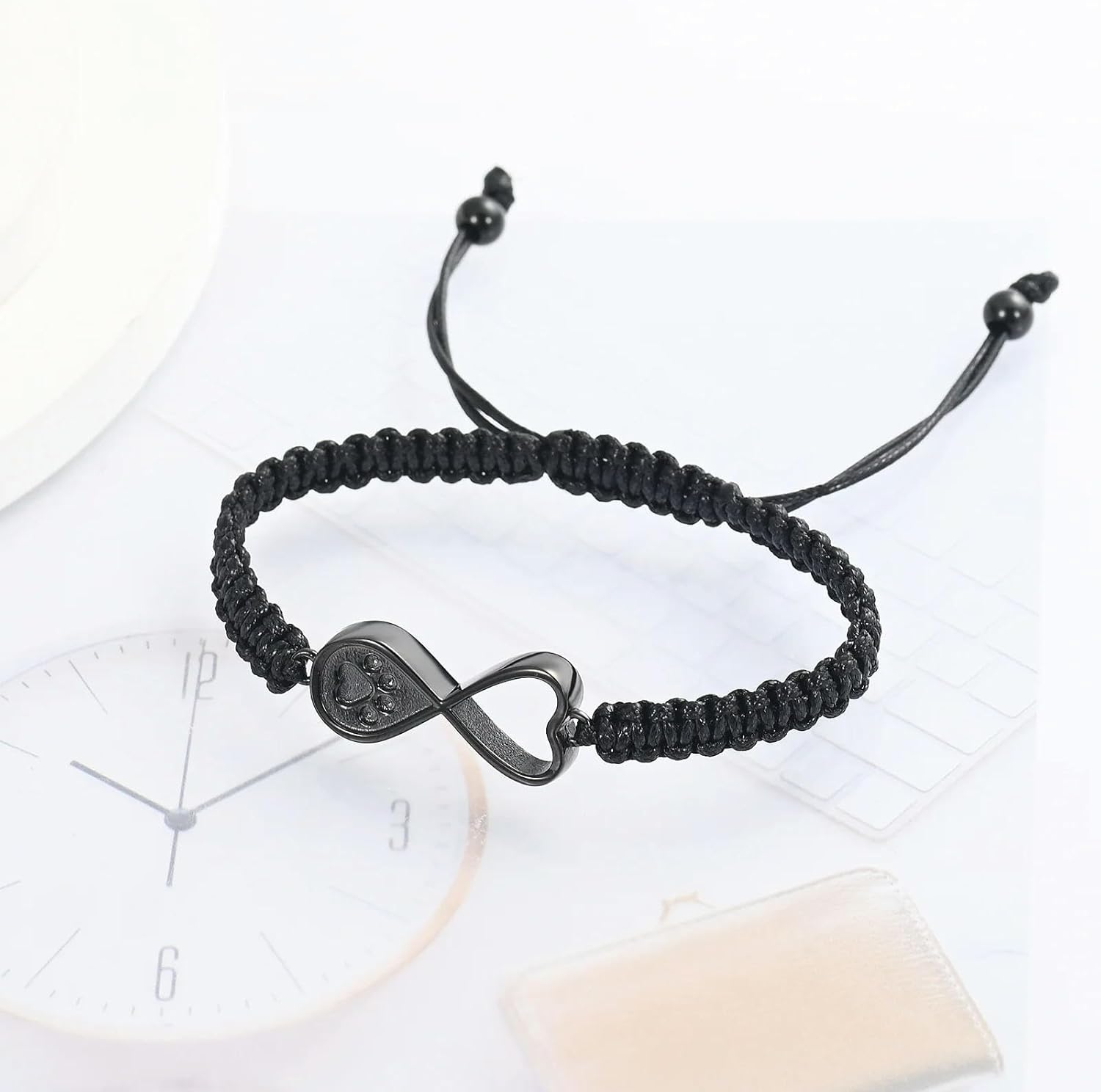 ハート型骨壷ブレスレット ペットの遺灰用 犬 猫 足跡 火葬ジュエリー 記念品 編みロープ 調節可能 メモリアルバングル ブラック