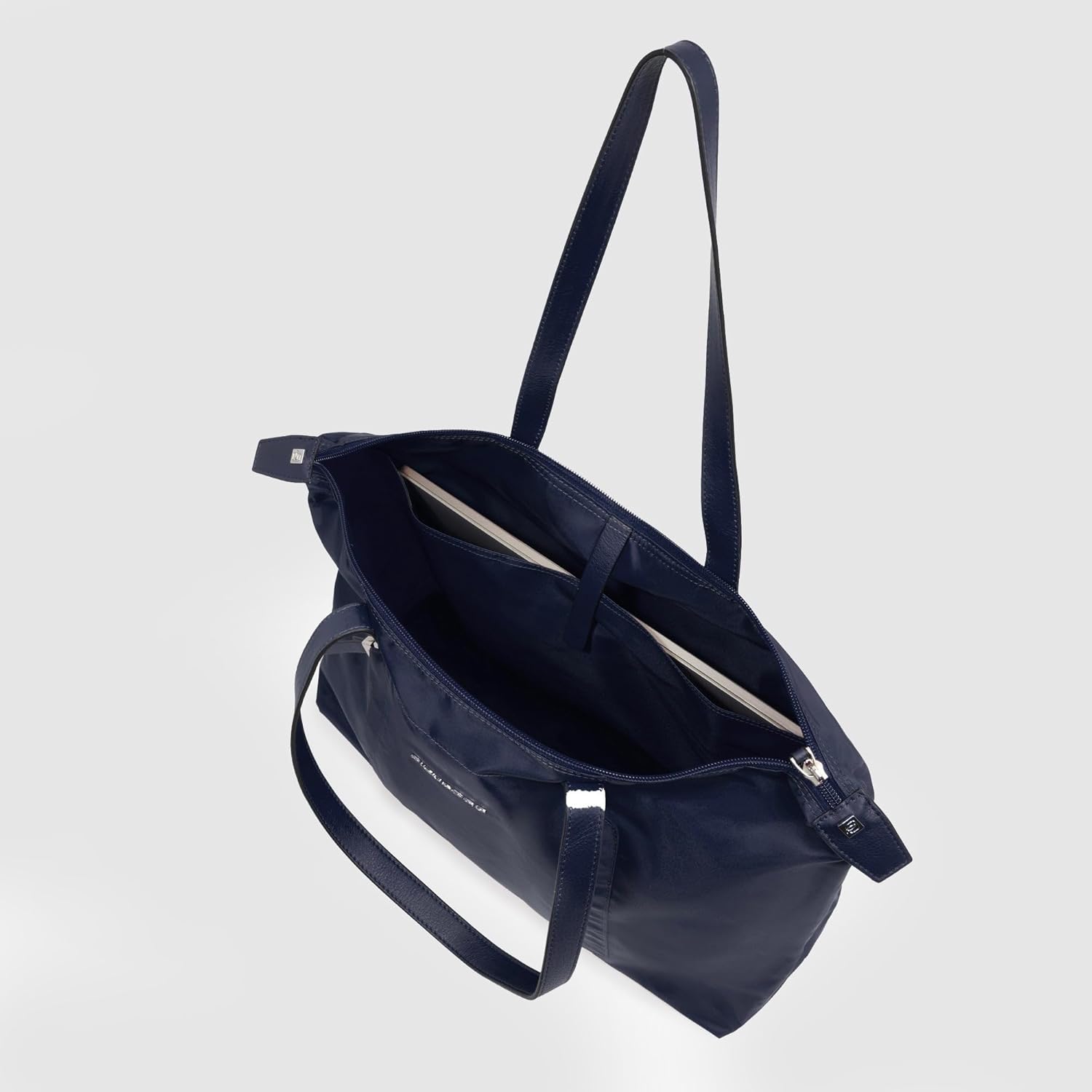 Women's foldable laptop bag in recycled textile and leather