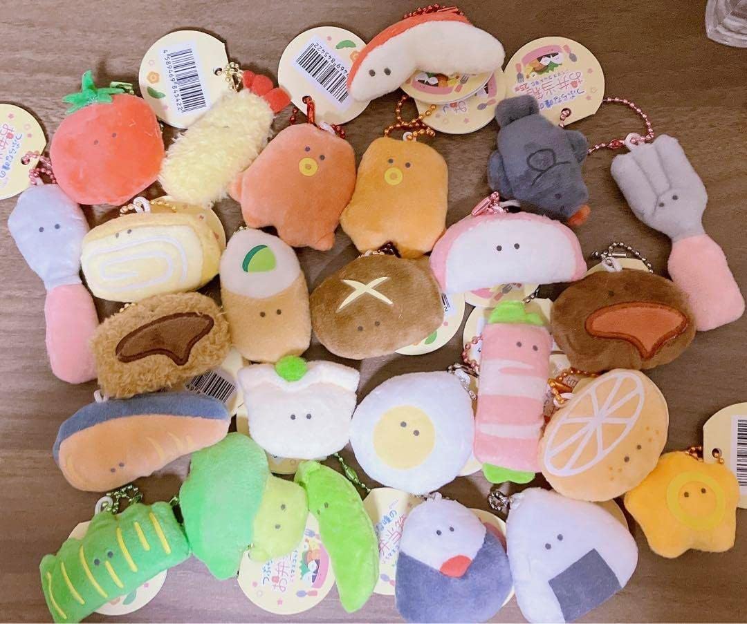 つぶらな瞳のお弁当箱ぬいぐるみ Bちーむ （40個入り） | ガチャガチャ通販専門【あミューズ】 破格全3種！3体！つぶらな瞳のお弁当箱 おにぎりぶるぶる