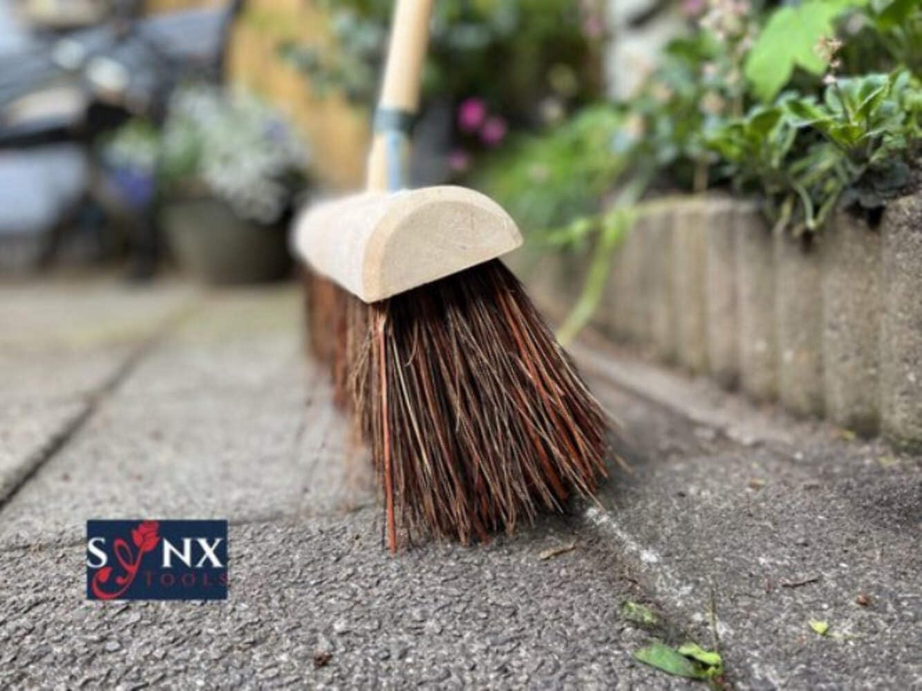 Prof City Escoba 45 cm Incl. Mango 150 cm - Escoba de Calle/Escoba de Ciudad - Fibras Naturales duras - Escoba de jardín