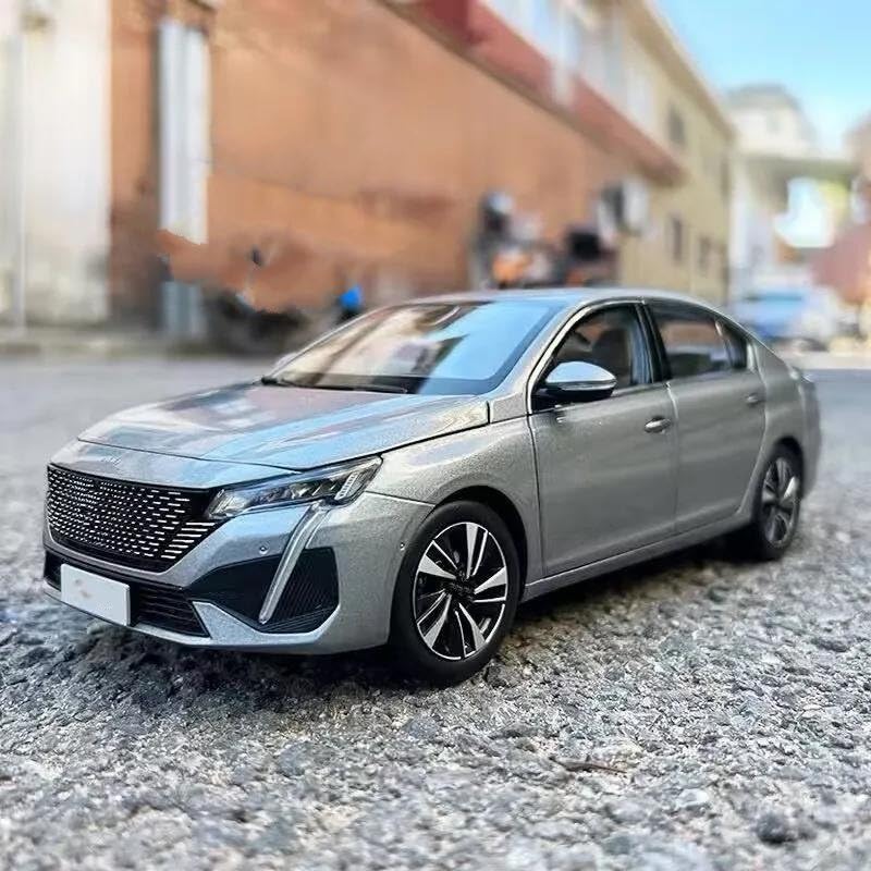 AMYALIN Diecast Model Vehicles 1:18 For Peugeot 408 Coupe Alloy Car Model Diecast Vehicles Collection Decoration