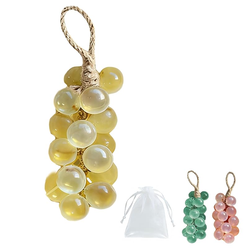 Sabonete artesanal de uvas em cordão, formato de cacho, amarelo