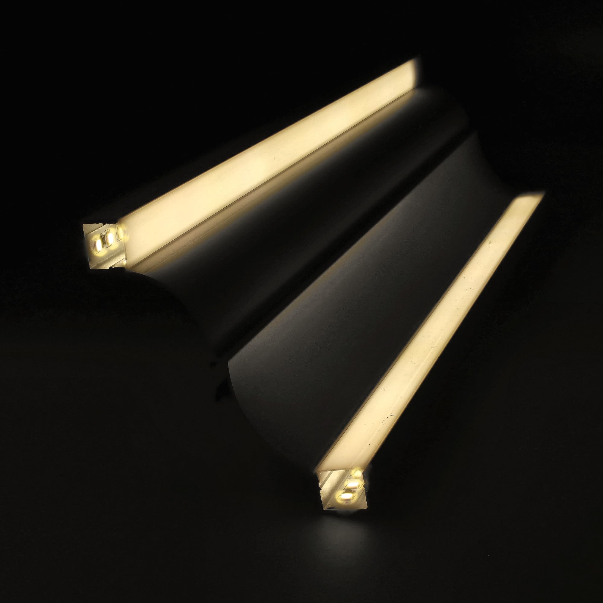 Jandei – Pack 4 Perfiles de Doble Cara para Colocación de Tiras Led en Cornisas, Longitud 1 Metro, Acabado Aluminio Blanco. Cada Perfil Incluye Dos Difusores