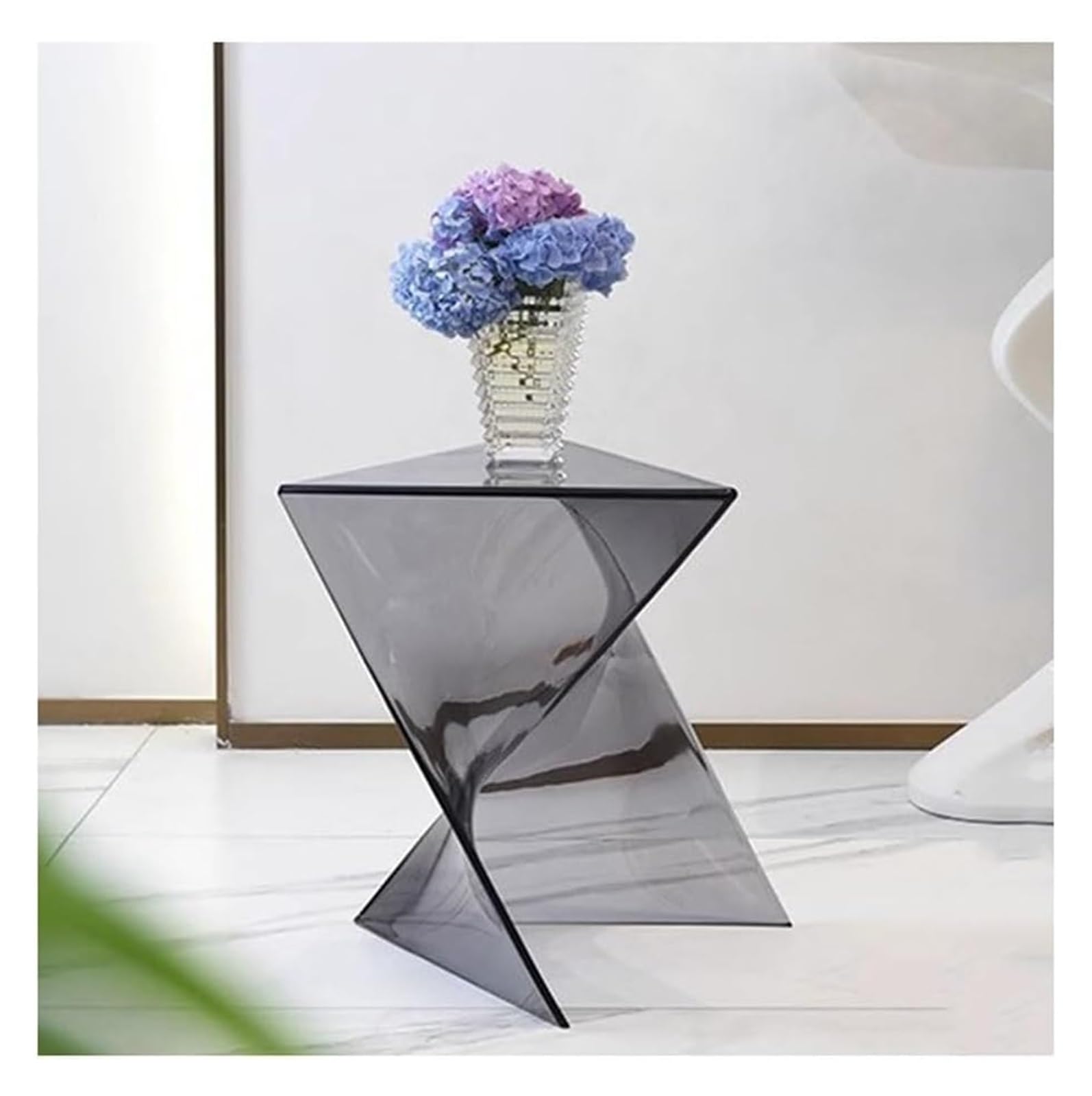 Table basse transparente grise meuble de centre moderne de petite taille