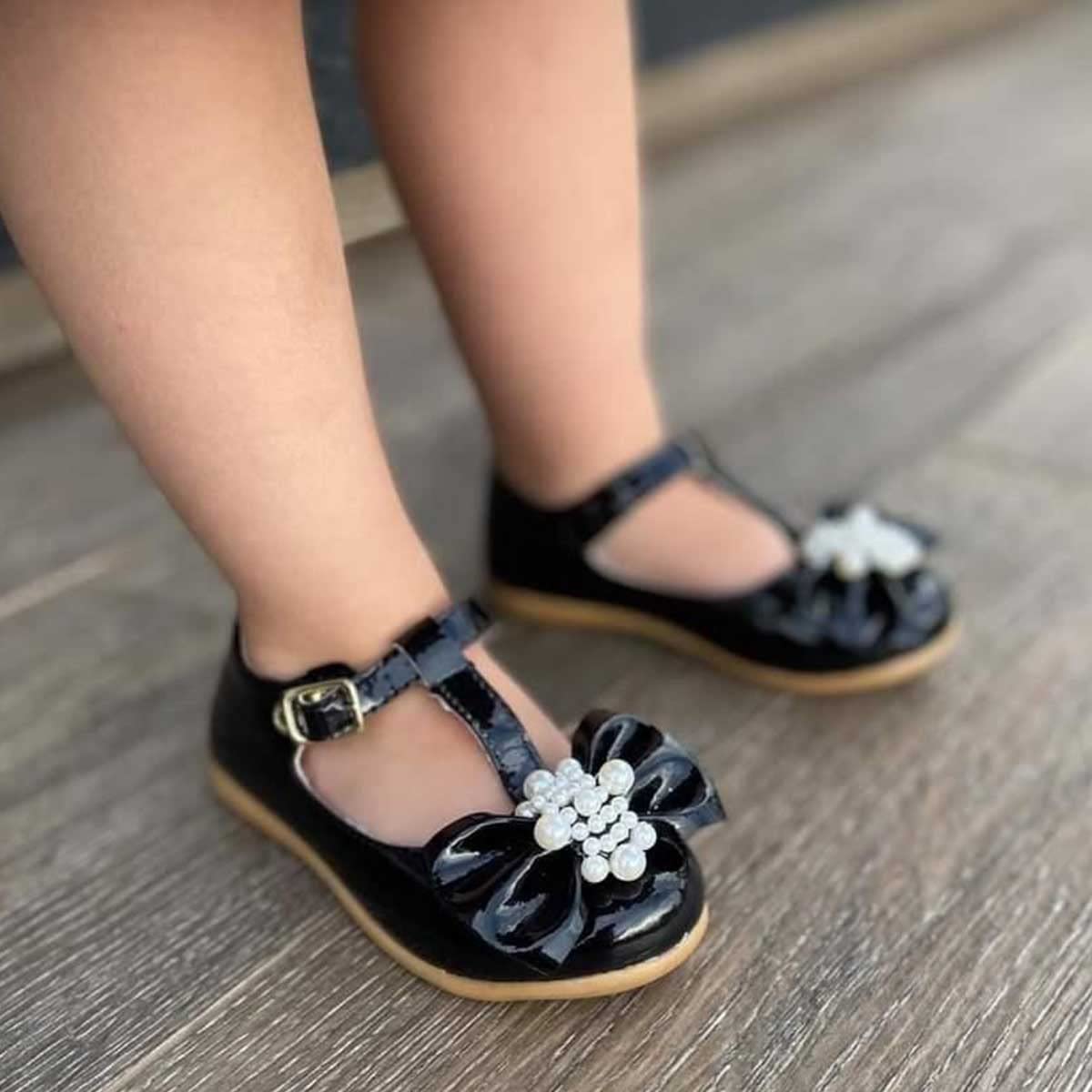 Sapatilha Salome Infantil Menina Nº 20 ao 27 Sapato Feminino Batizado Dama 21.28 em promoção! Veja a oferta e mais achadinhos de Sapatos Infantis 9 Hoje é o melhor dia para comprar Sapatilha Salome Infantil Menina Nº 20 ao 27 Sapato Feminino Batizado Dama 21.28 com aquele preço maroto! Promoção! Aproveite a oferta! 9