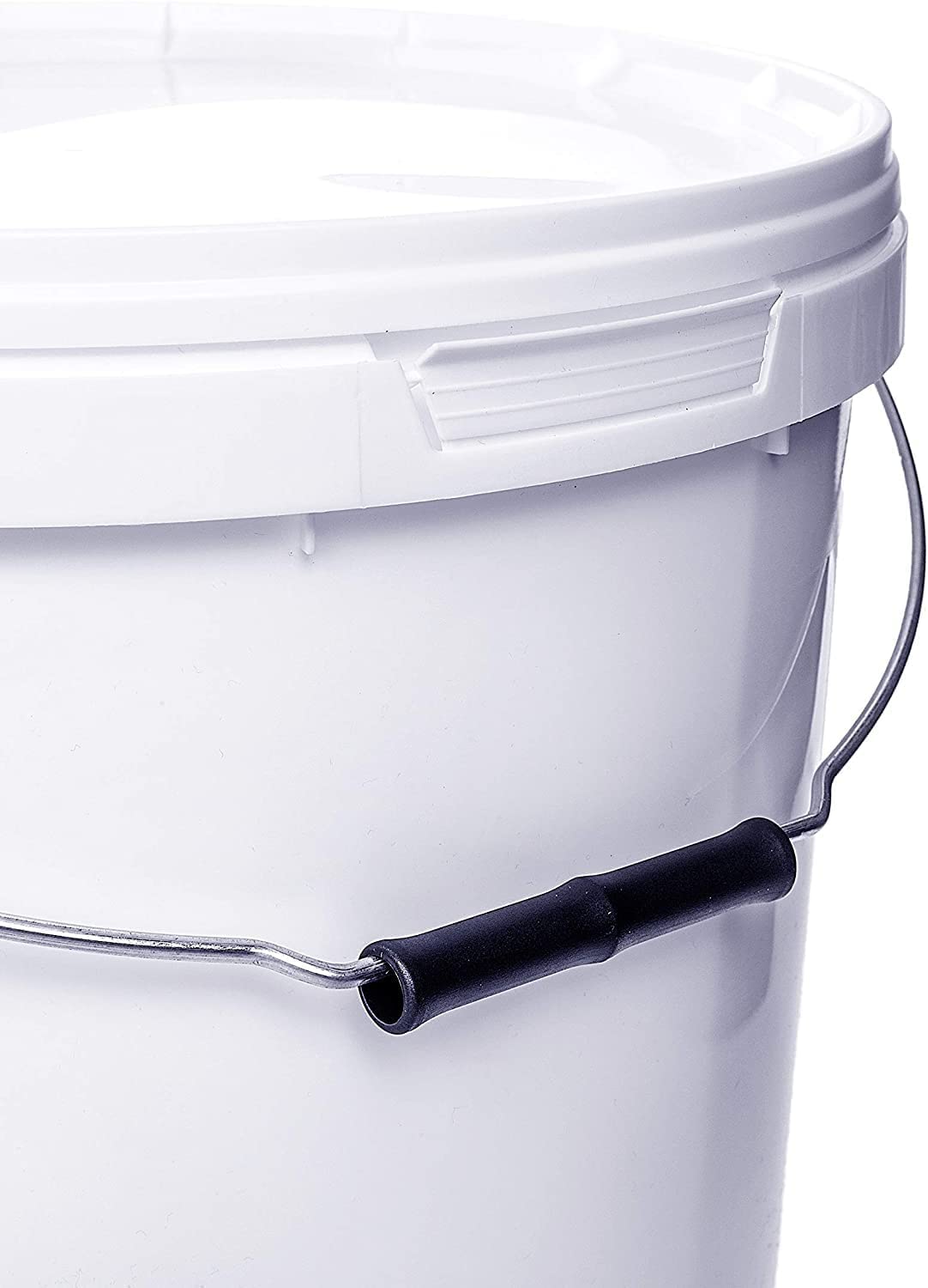 4 secchi da 20 litri, con coperchio, di colore bianco traffico, simile al codice RAL 9016 per alimenti