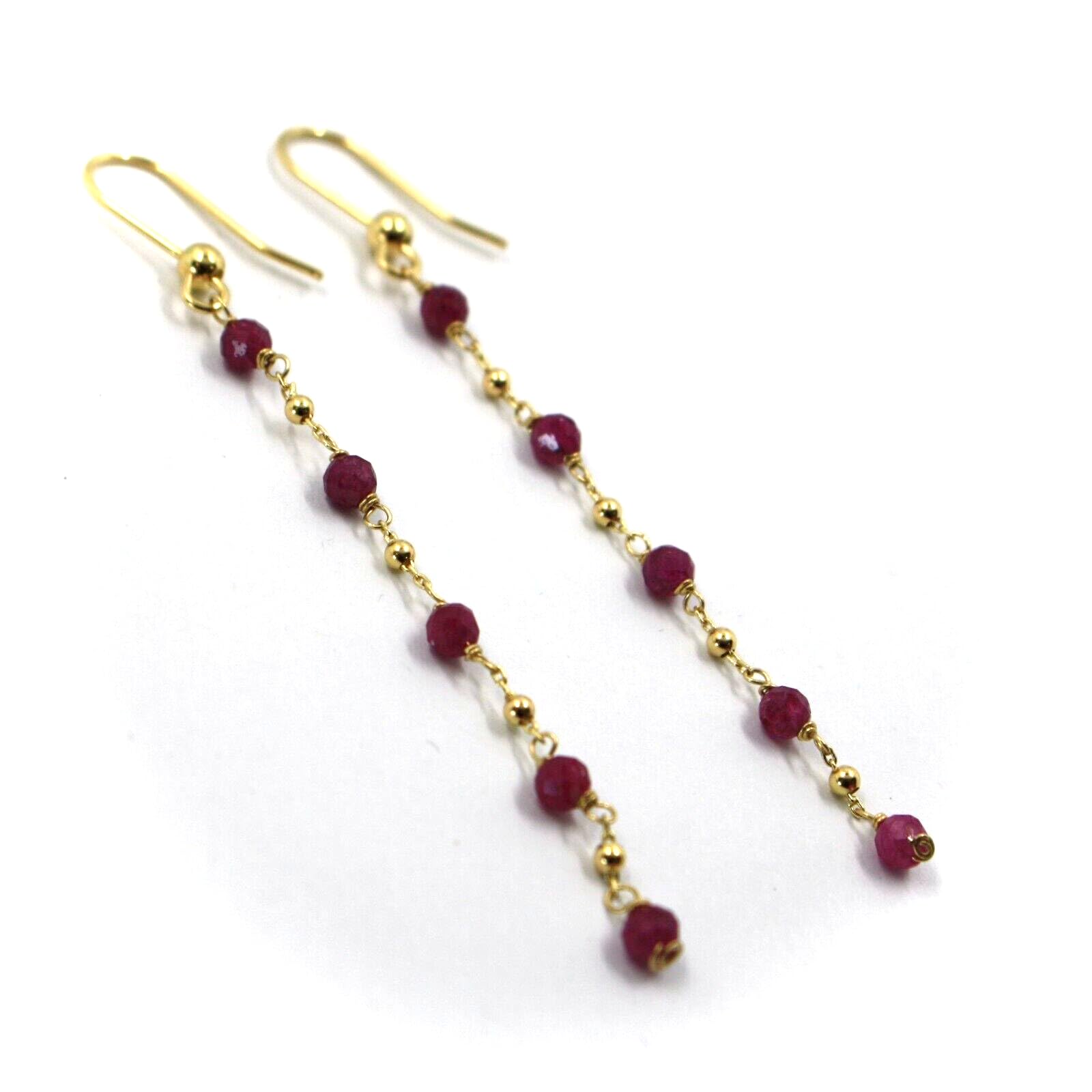 ORECCHINI IN ORO GIALLO 750, 18K, PENDENTI, CON RUBINO SFACETTATO ROSSO E SFERE ALTERNATE, LUNGHEZZA 6.5 CM.